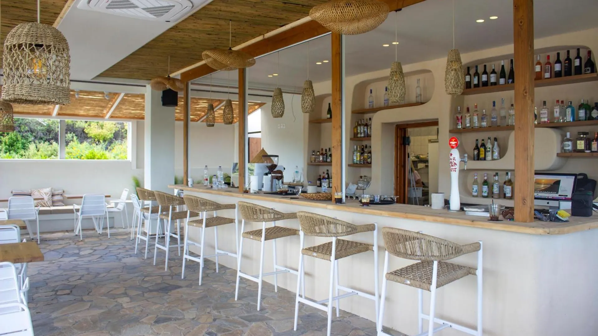 Ampelia Hotel Kassandra Χανιώτη 3*,