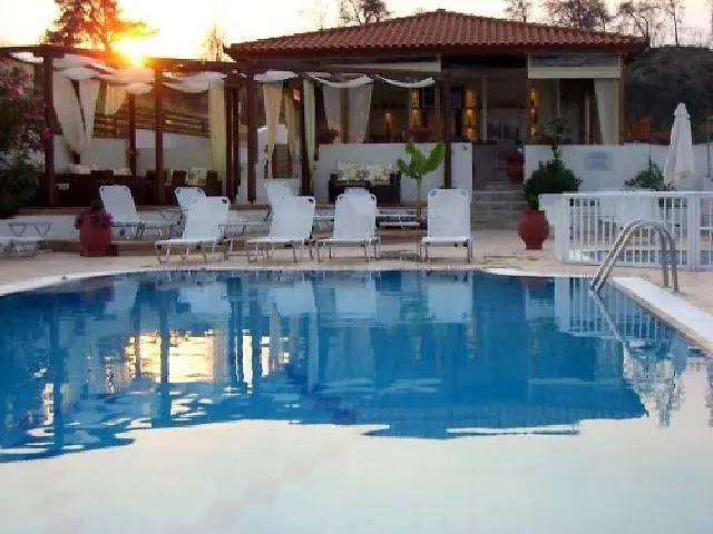 *** Ξενοδοχείο με διαμερίσματα Ampelia Hotel Kassandra Χανιώτη Ελλάδα